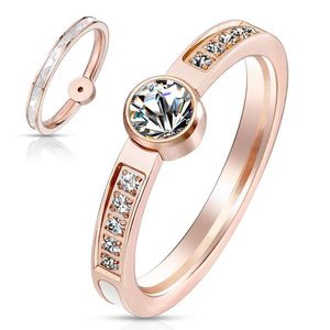 Inel de oțel într-o nuanță de cupru - fâșie de perlă, zirconii clare rotunde, 2 mm - Marime inel: 49 imagine