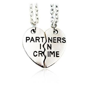 Set 2 lantisoare de cuplu cu mesaj partners in crime imagine