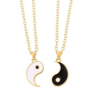 Set 2 lantisoare yin yang de culoare aurie imagine