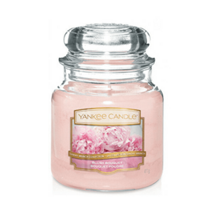 Yankee Candle Lumânare aromaticăClassic medie Blush Bouquet 411 g imagine
