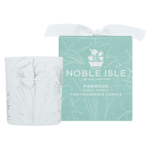 Noble Isle Lumânare parfumată Pinewood 200 g imagine