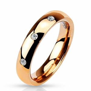 Inel de oțel în culoarea roz-auriu - trei zirconii rotunde, transparente, 4 mm - Marime inel: 49 imagine