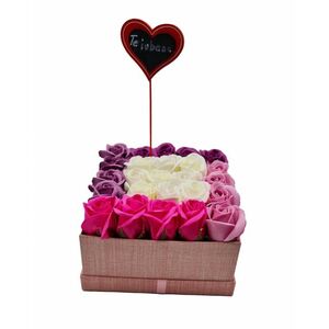 Set cadou , Trandafiri sapun , patrat mediu , te iubesc! imagine