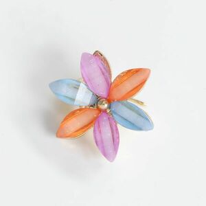 Brosa martisor floare cu petale colorate imagine