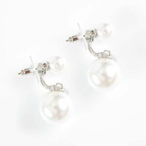 Cercei cu perle aclilice albe imagine