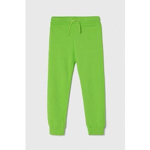 United Colors of Benetton pantaloni de trening din bumbac pentru copii culoarea verde, neted imagine