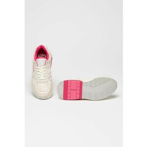 Pantofi sport de culoare roz, cu detalii contrastante imagine