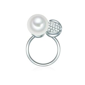 Inel decorat cu cristale si perle sintetice imagine