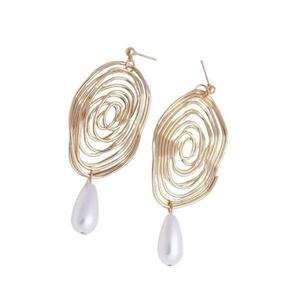 Cercei Karina, aurii, cu forma abstracta, decorati cu perle - Colectia Universe of Pearls imagine