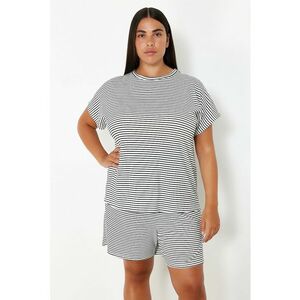 Pijama plus size cu pantaloni scurti si model in dungi imagine