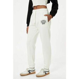 Pantaloni de trening cu broderie text imagine