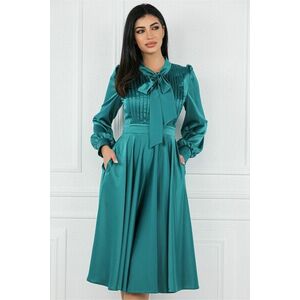 Rochie MBG verde din satin cu pliuri pe bust si buzunare functionale imagine