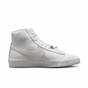 Pantofi sport Nike WMNS BLAZER MID '77 AC imagine