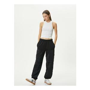 Pantaloni de trening relaxed fit cu buzunare laterale imagine