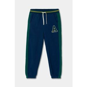 United Colors of Benetton pantaloni de trening pentru copii culoarea albastru marin, cu imprimeu, 32N4CF056 imagine