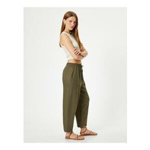 Pantaloni crop din amestec de in imagine