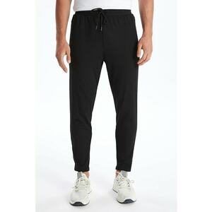 Pantaloni de trening slim fit cu buzunare cu fermoar imagine