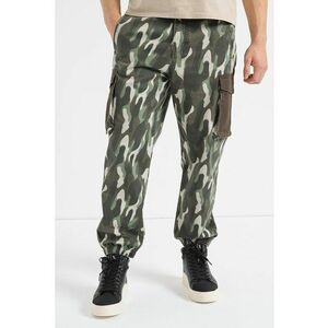 Pantaloni cargo cu model camuflaj imagine