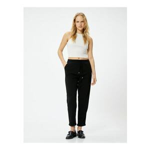 Pantaloni jogger crop cu snur de ajustare imagine