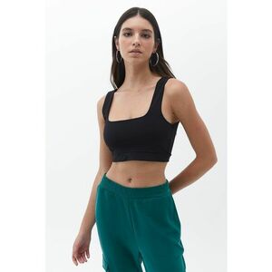 Top crop cu model uni imagine