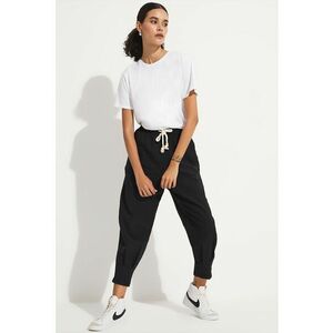 Pantaloni crop cu snur in talie imagine