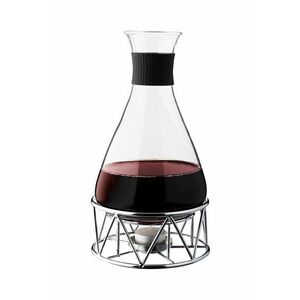 Dorre decantor de vin fiert cu farfurie imagine