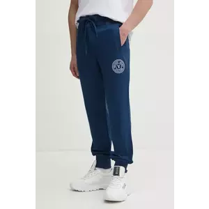 Versace Jeans Couture pantaloni de trening din bumbac barbati, culoarea albastru marin, cu imprimeu, 78GAAT00 CF01T imagine