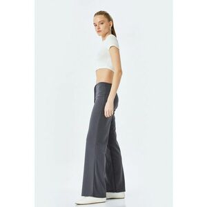 Pantaloni lungi cu model uni si croiala ampla imagine