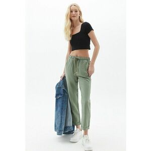 Pantaloni crop cu snur imagine