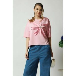 Bluza casual din viscoza roz cu floare maxi si strasuri imagine