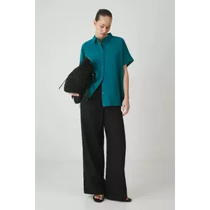 Medicine camasa femei, culoarea verde, cu guler clasic, relaxed imagine