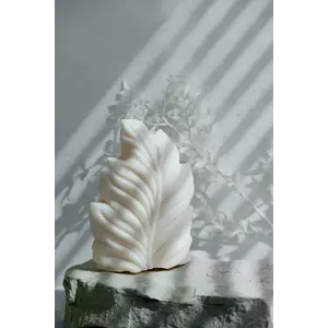 Temida lumânare decorativă Leaf 370 g culoarea bej imagine