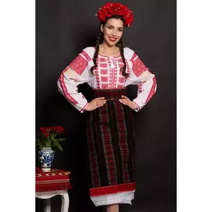 Set catrinta si brau traditional cu broderie rosie imagine