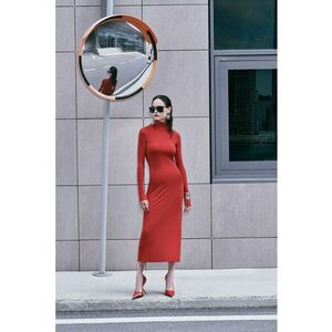 Rochie midi cambrata cu guler inalt imagine