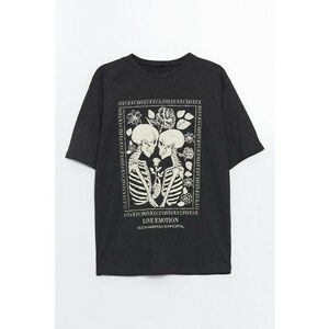 Tricou lejer cu model grafic imagine