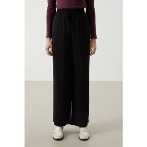 Pantaloni cu croiala ampla si talie ajustabila imagine
