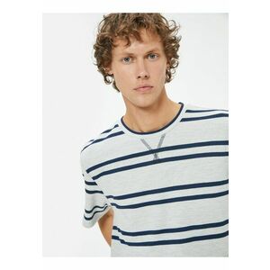 Tricou cu decolteu la baza gatului si model in dungi imagine
