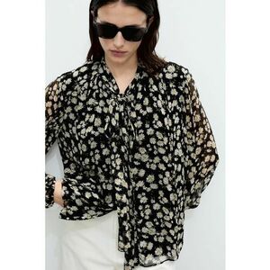 Bluza lejera cu imprimeu floral imagine