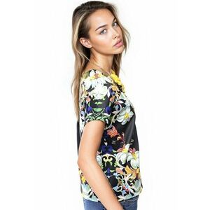 Tricou cu decolteu rotund si model floral imagine