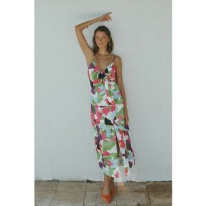 Rochie lunga cu slit frontal si decolteu in V imagine