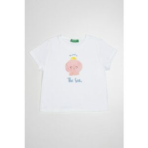 Tricou cu decolteu la baza gatului si imprimeu grafic imagine