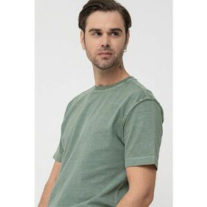 Tricou cu decolteu la baza gatului imagine