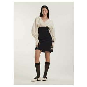 Rochie scurta cu decolteu in V si model in doua tonuri imagine
