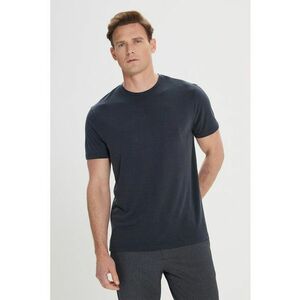 Tricou cu decolteu la baza gatului si model uni imagine