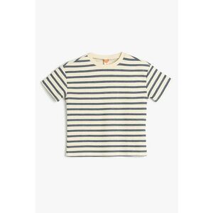 Tricou cu decolteu la baza gatului si model in dungi imagine