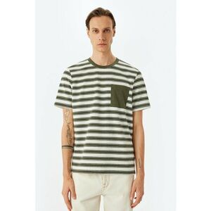 Tricou cu dungi si buzunar pe piept imagine