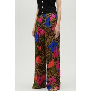 Pantaloni cu animal print imagine