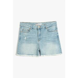 Pantaloni scurti din denim cu terminatii franjurate imagine