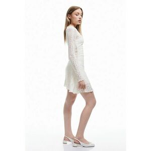 Rochie evazata din dantela imagine