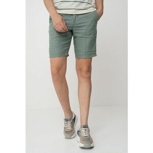 Pantaloni chino scurti de in imagine